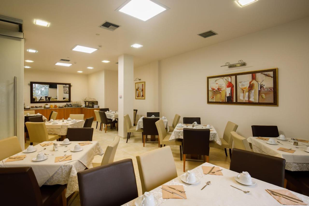 Hotel Athina Ламия Экстерьер фото