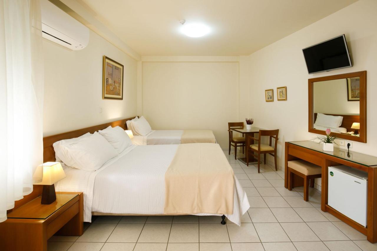 Hotel Athina Ламия Экстерьер фото